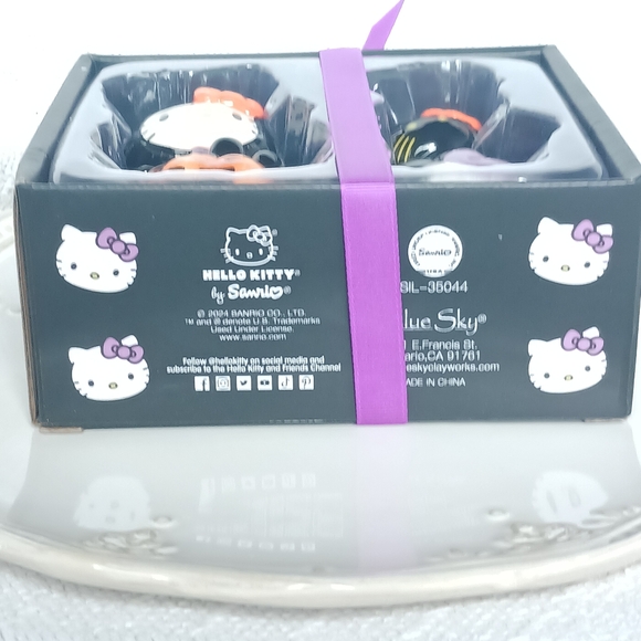 Blue Sky Hello Kitty by Sanrio Halloween Salt and Pepper Shaker Set - Picture 8 of 10